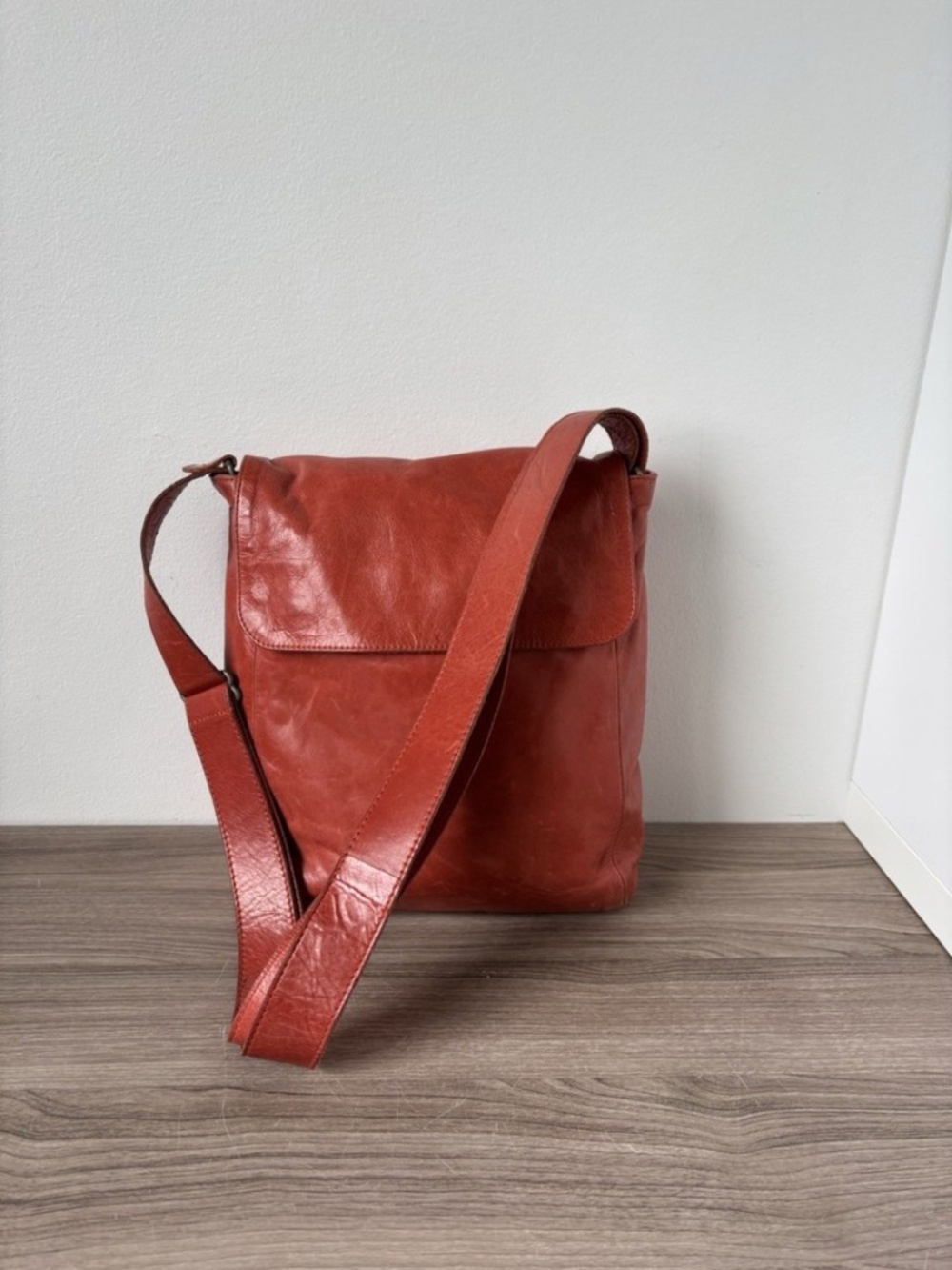 M0851 Crossboy 100% Leather Orange Made In Canada Authentic ❤️  thefashionseller - Picture 3 of 8